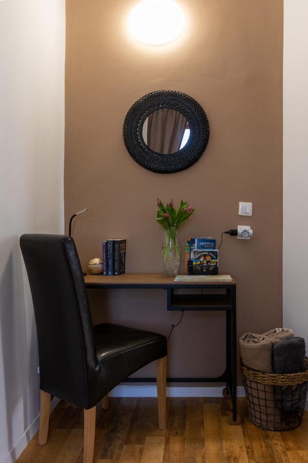 Republic Apartman Apartment Baja Bagian luar foto