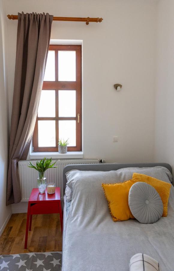 Republic Apartman Apartment Baja Bagian luar foto