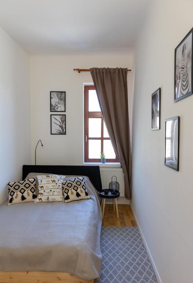Republic Apartman Apartment Baja Bagian luar foto